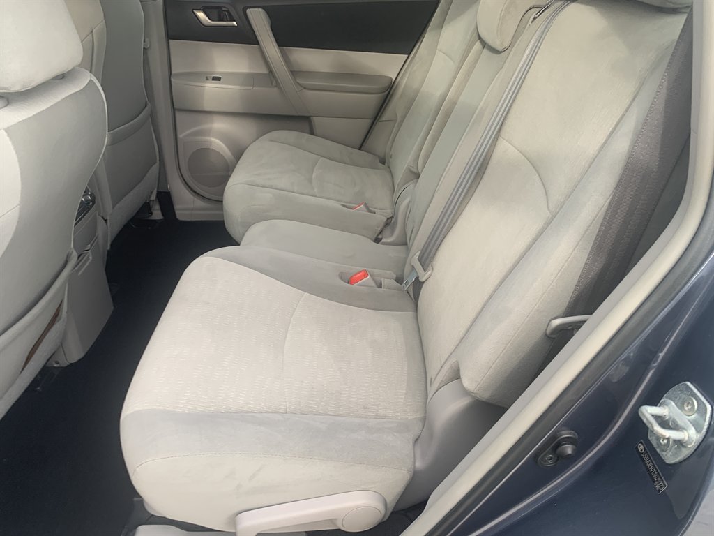 2012 Toyota Highlander - $8,995