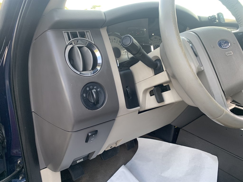 2013 Ford Expedition - $6,995