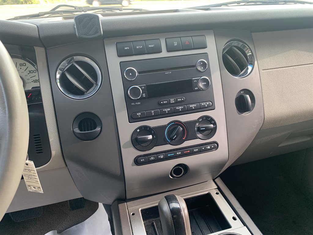 2013 Ford Expedition - $6,995