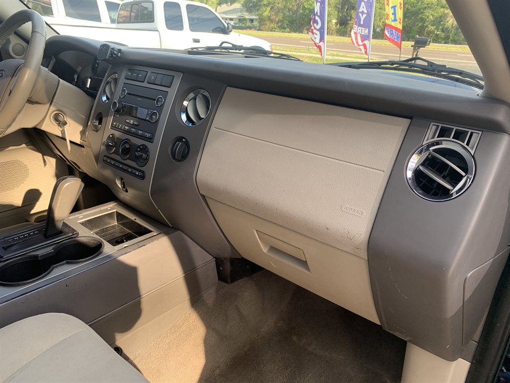 2013 Ford Expedition - $6,995