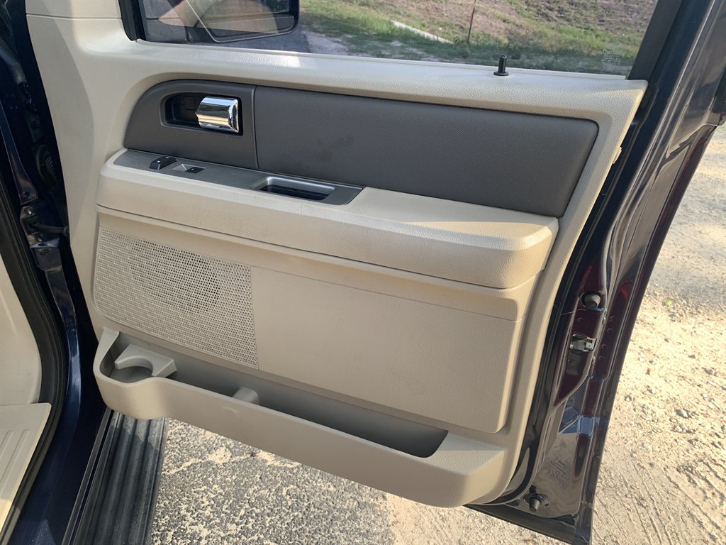 2013 Ford Expedition - $6,995