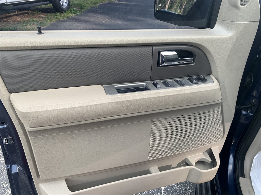2013 Ford Expedition - $6,995