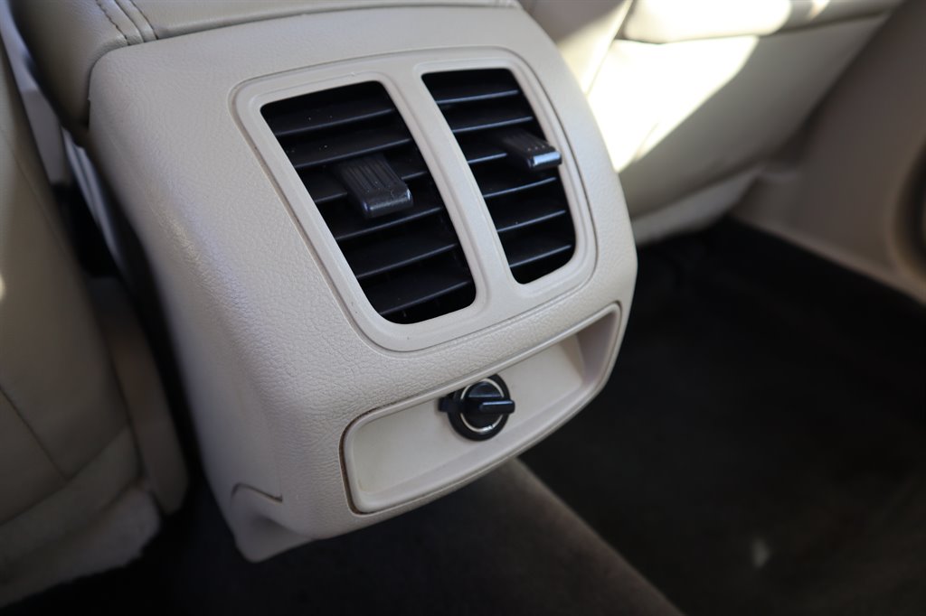 2013 Ford Taurus SEL photo