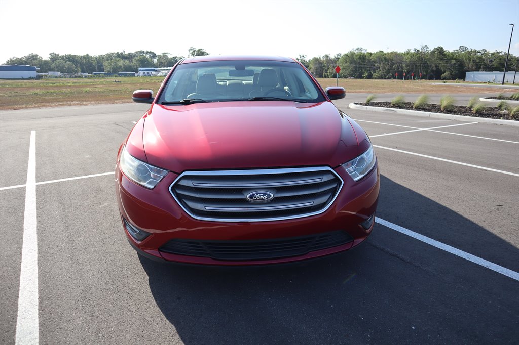 2013 Ford Taurus SEL photo