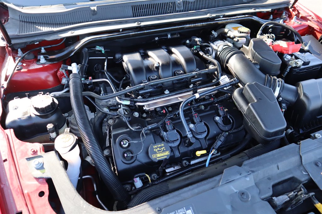 2013 Ford Taurus SEL photo