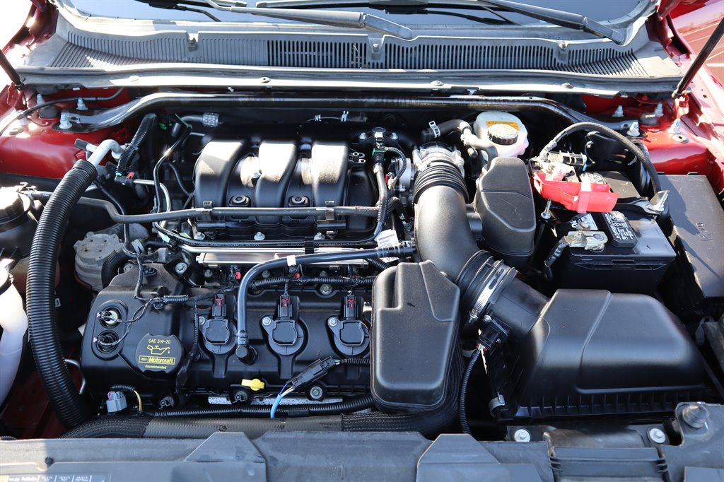 2013 Ford Taurus SEL photo