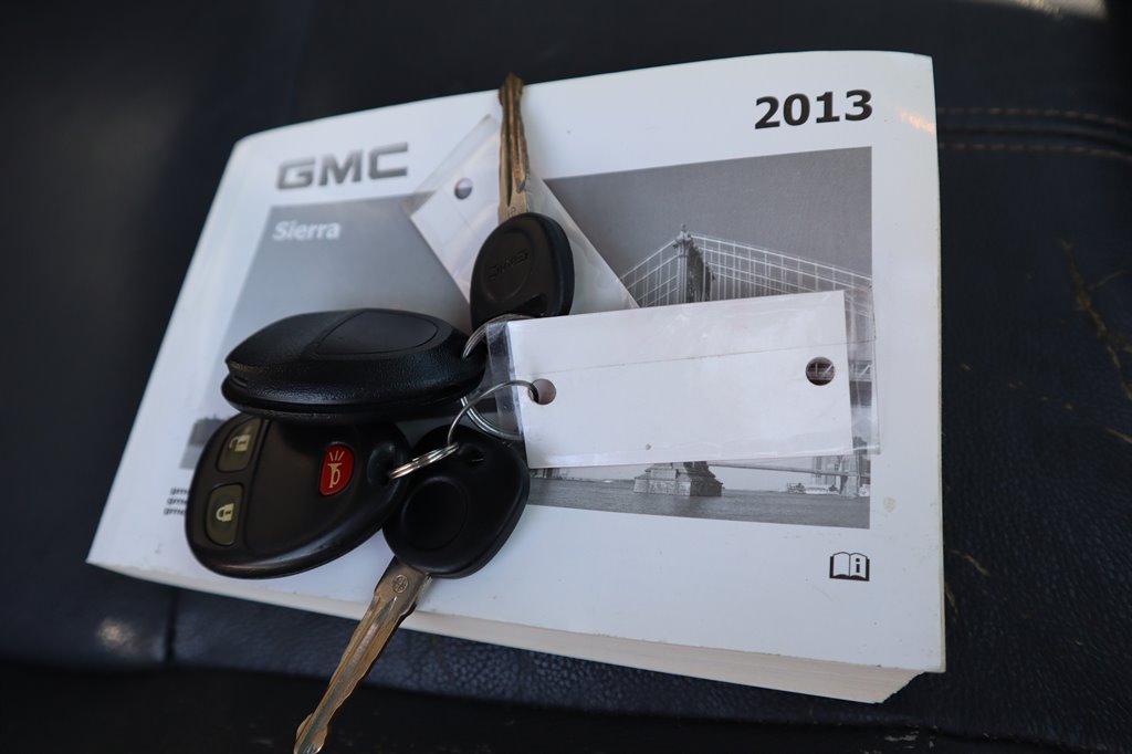 2013 GMC Sierra 1500 SLE photo