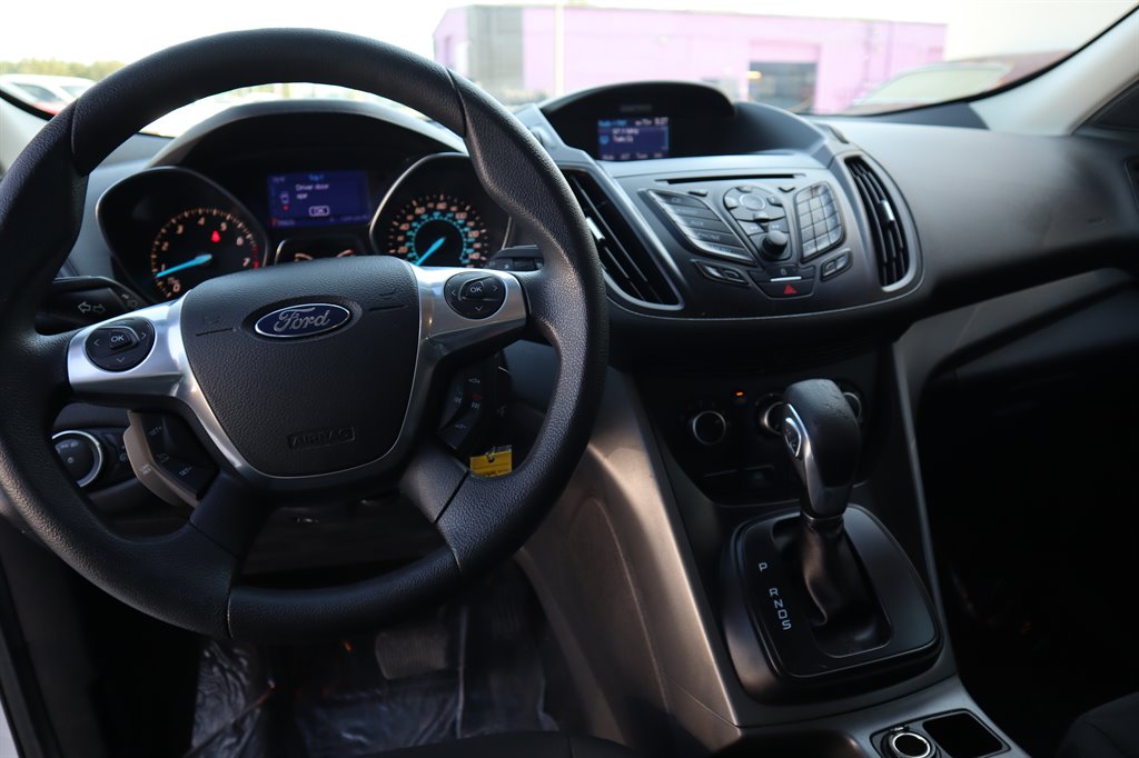 2013 Ford Escape S photo
