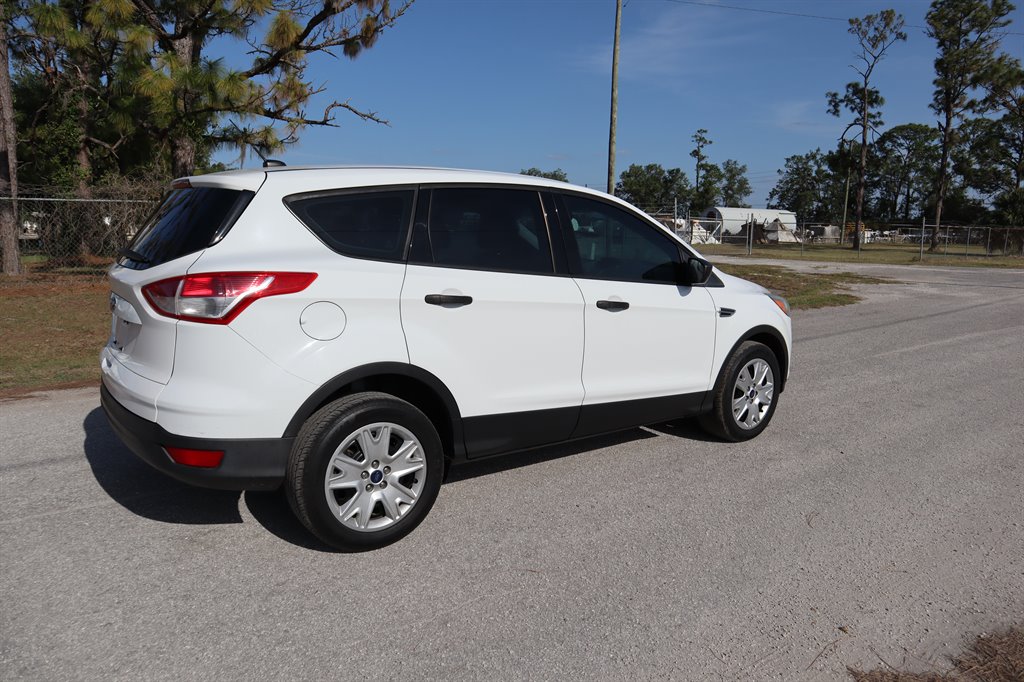 2013 Ford Escape S photo