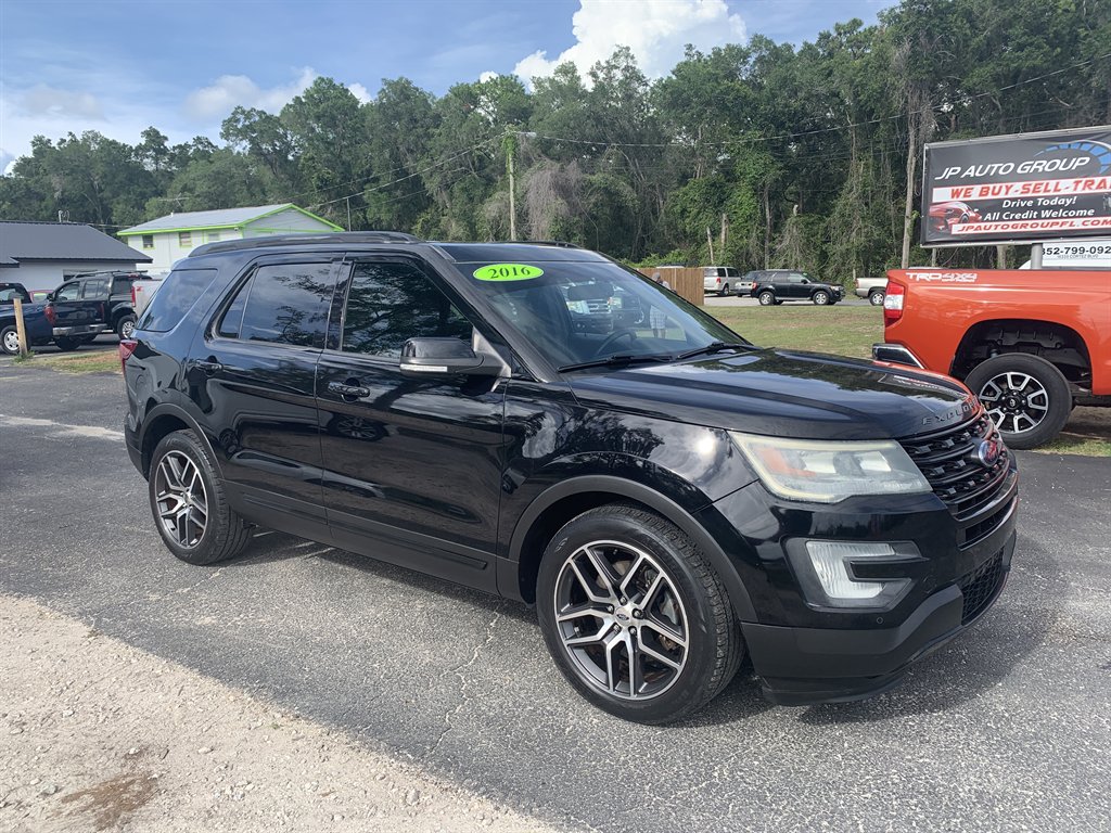 2016 Ford Explorer - $10,595