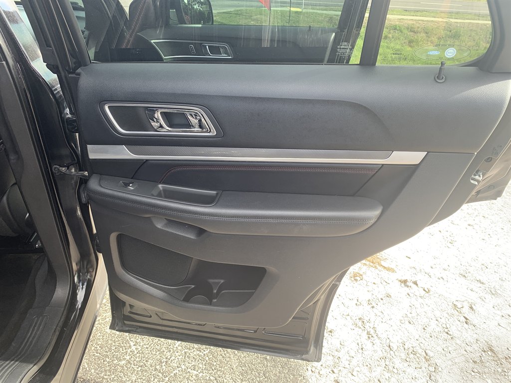 2016 Ford Explorer - $10,595