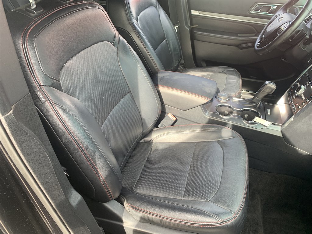 2016 Ford Explorer - $10,595