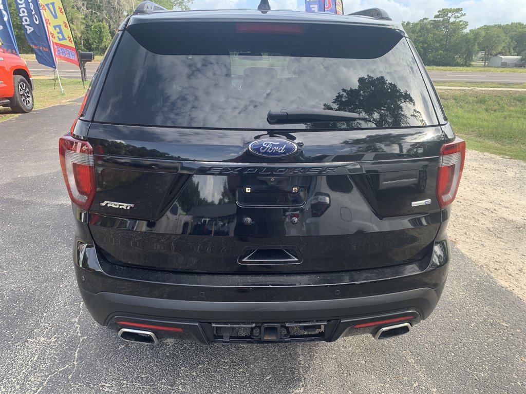 2016 Ford Explorer - $10,595