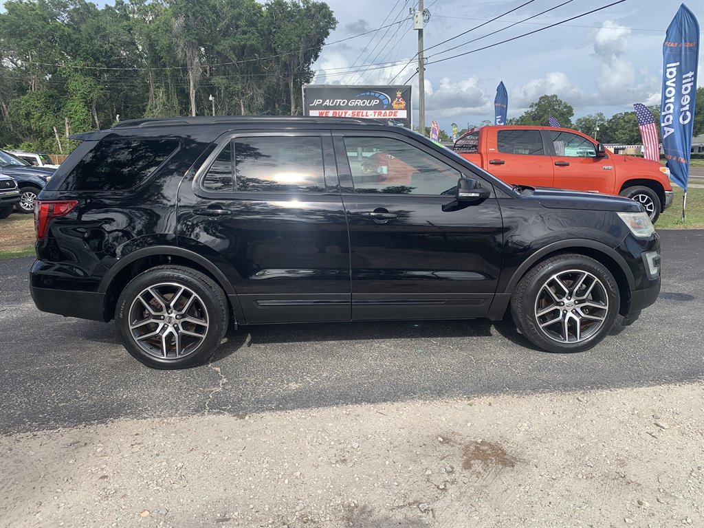 2016 Ford Explorer - $10,595