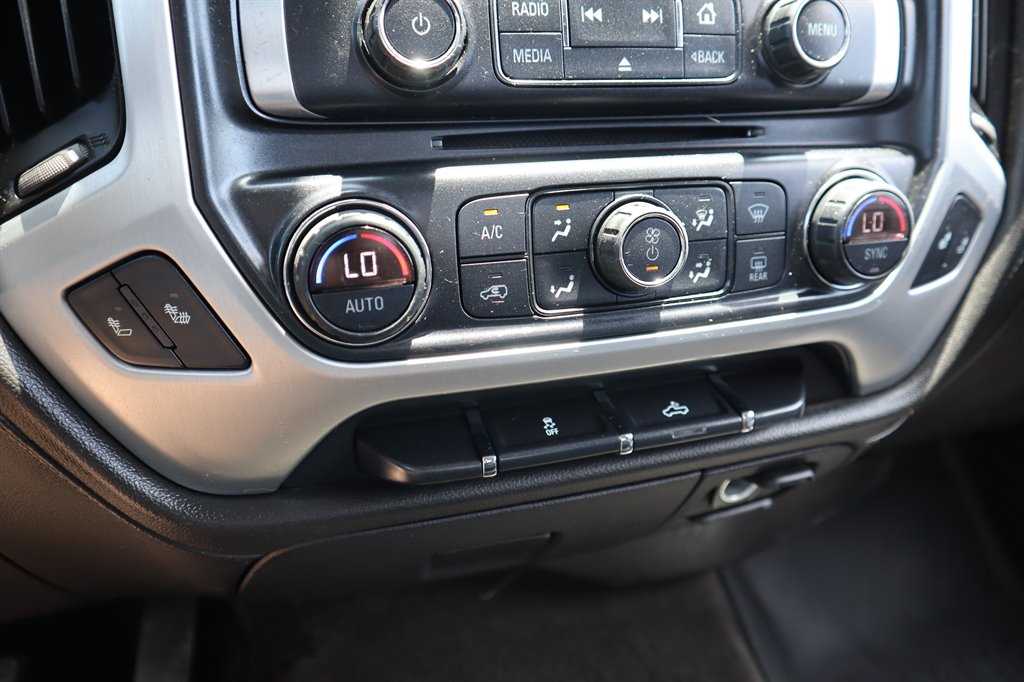 2016 GMC Sierra 1500 SLE photo