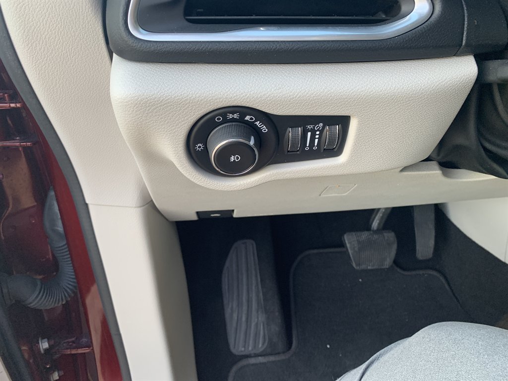 2018 Chrysler Pacifica - $10,595