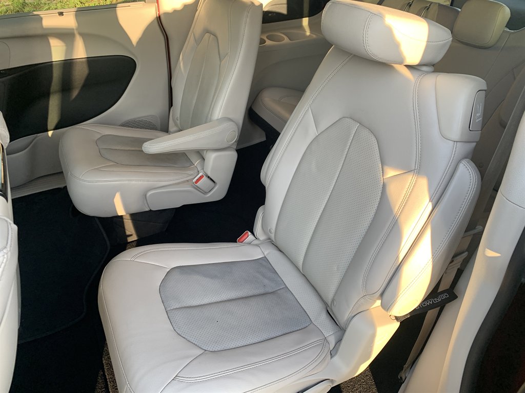 2018 Chrysler Pacifica - $10,595