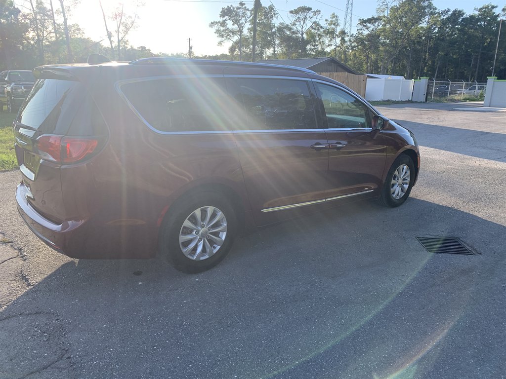 2018 Chrysler Pacifica - $10,595