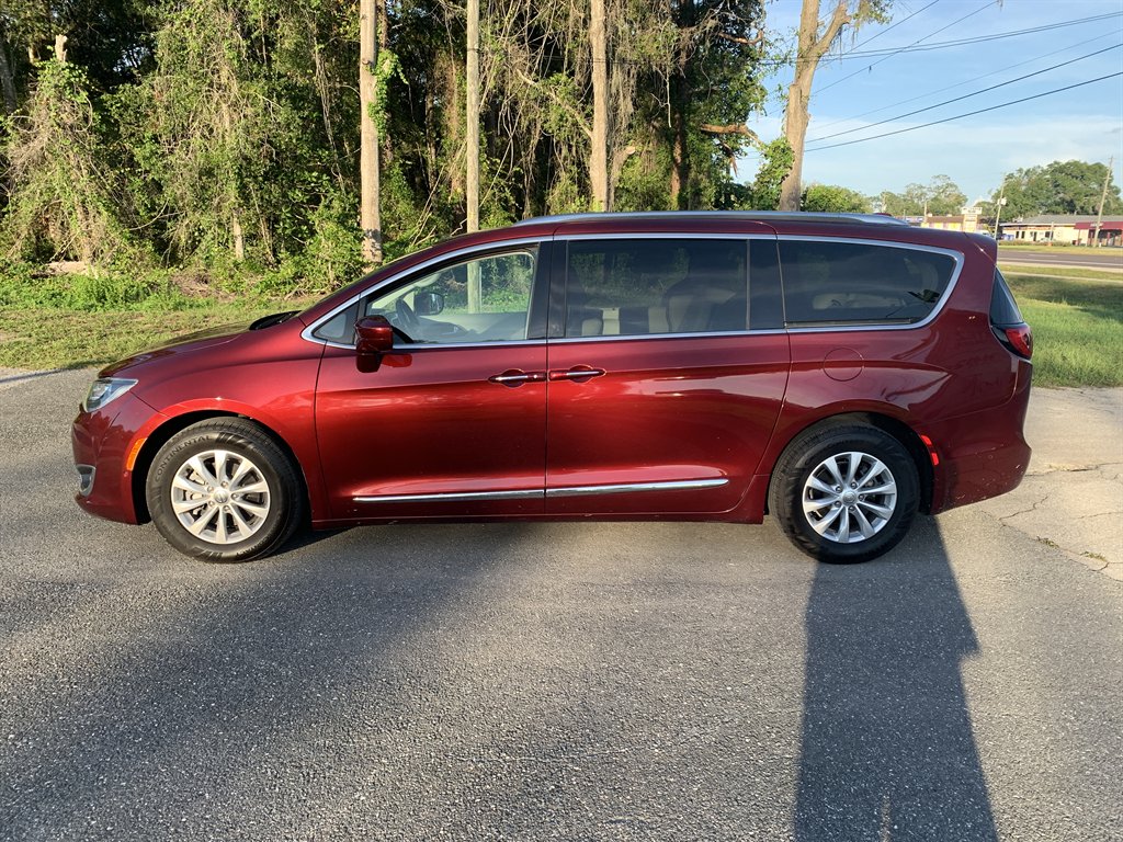 2018 Chrysler Pacifica - $10,595