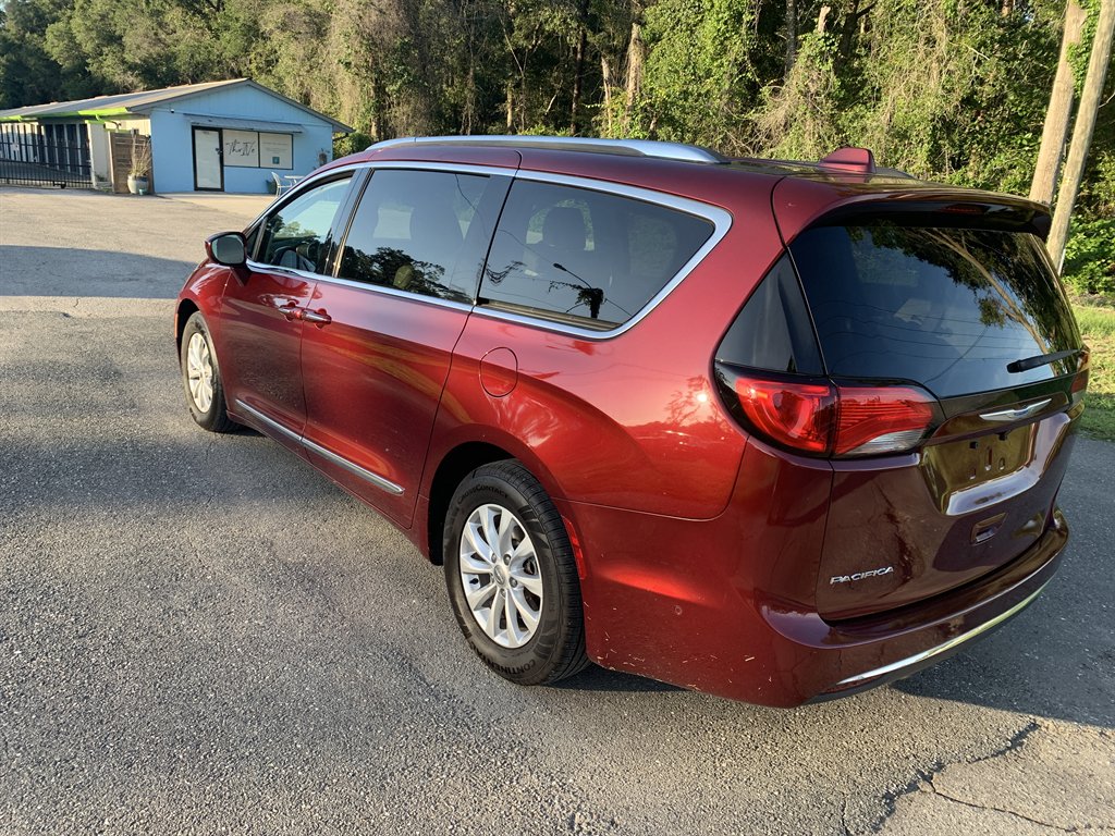 2018 Chrysler Pacifica - $10,595