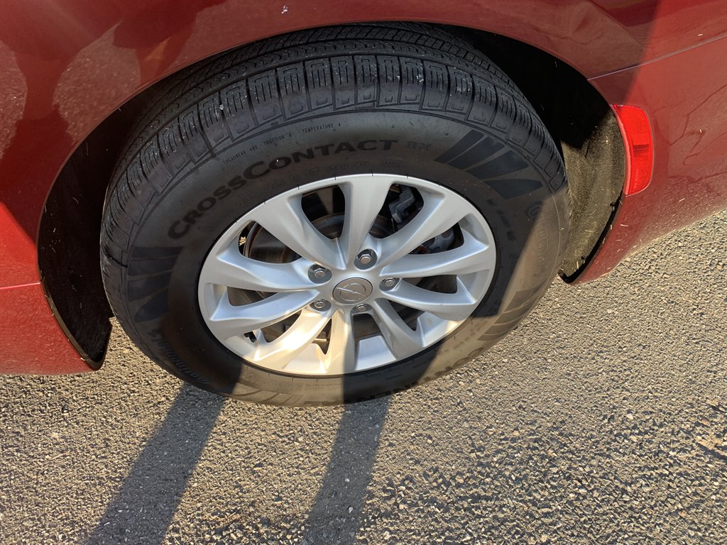 2018 Chrysler Pacifica - $10,595