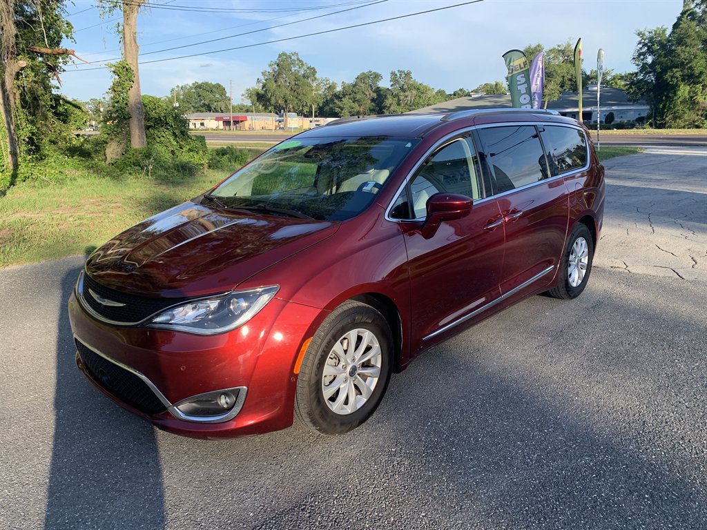 2018 Chrysler Pacifica - $10,595