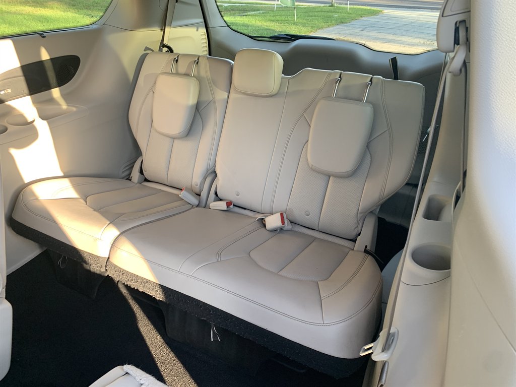 2018 Chrysler Pacifica - $10,595