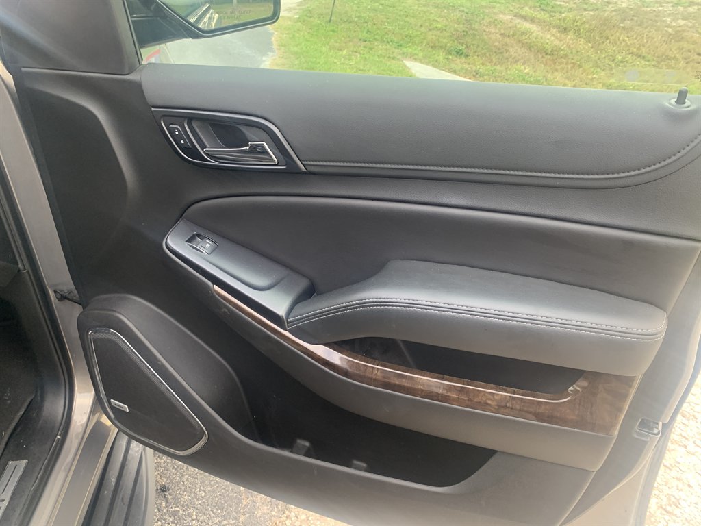2019 Chevrolet Tahoe - $17,995