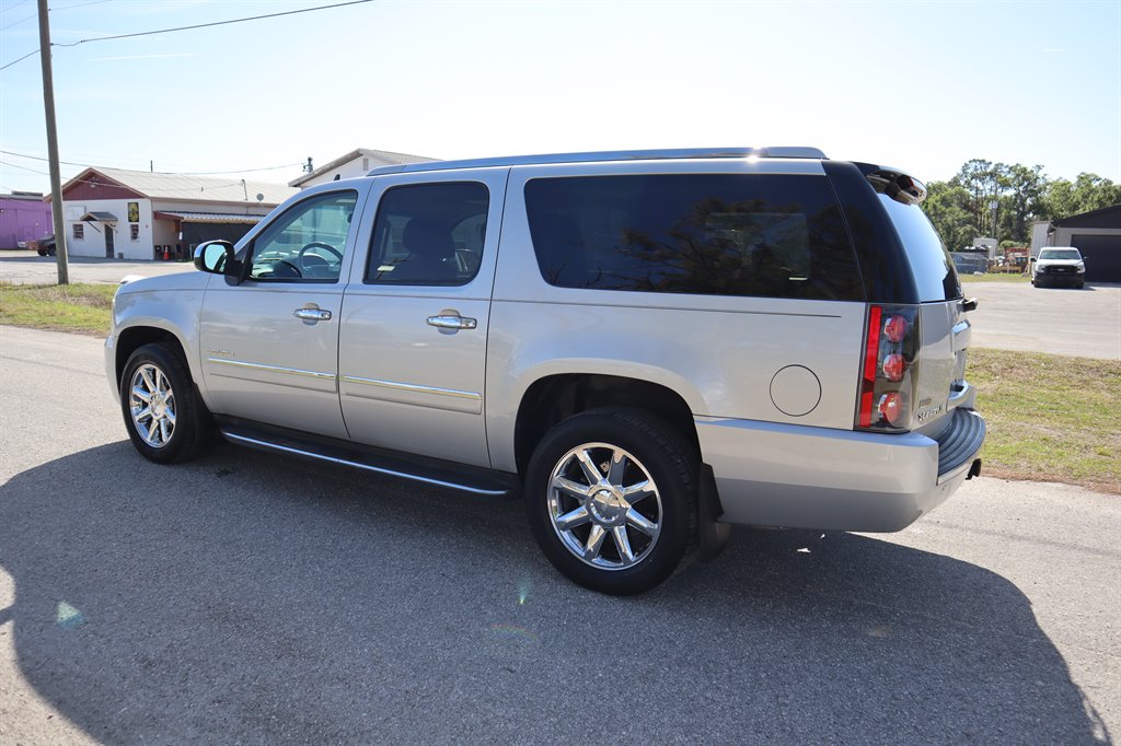 2011 GMC Yukon XL Denali photo
