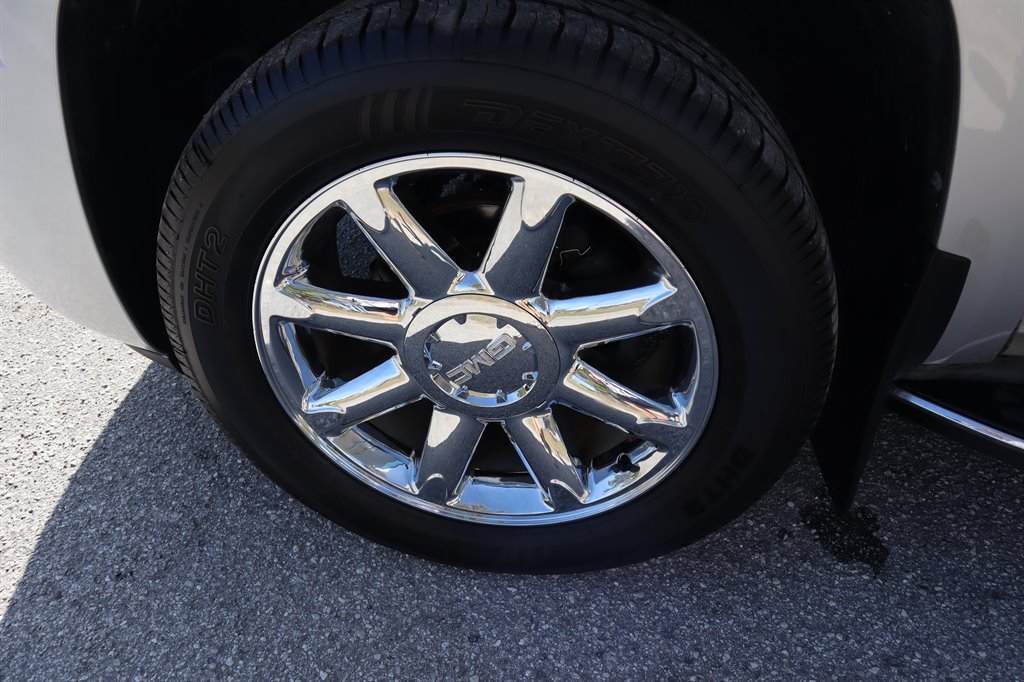 2011 GMC Yukon XL Denali photo