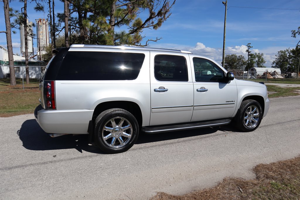 2011 GMC Yukon XL Denali photo