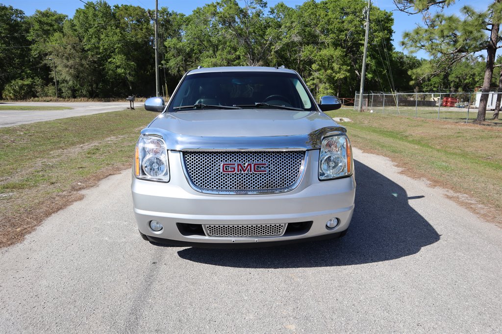 2011 GMC Yukon XL Denali photo