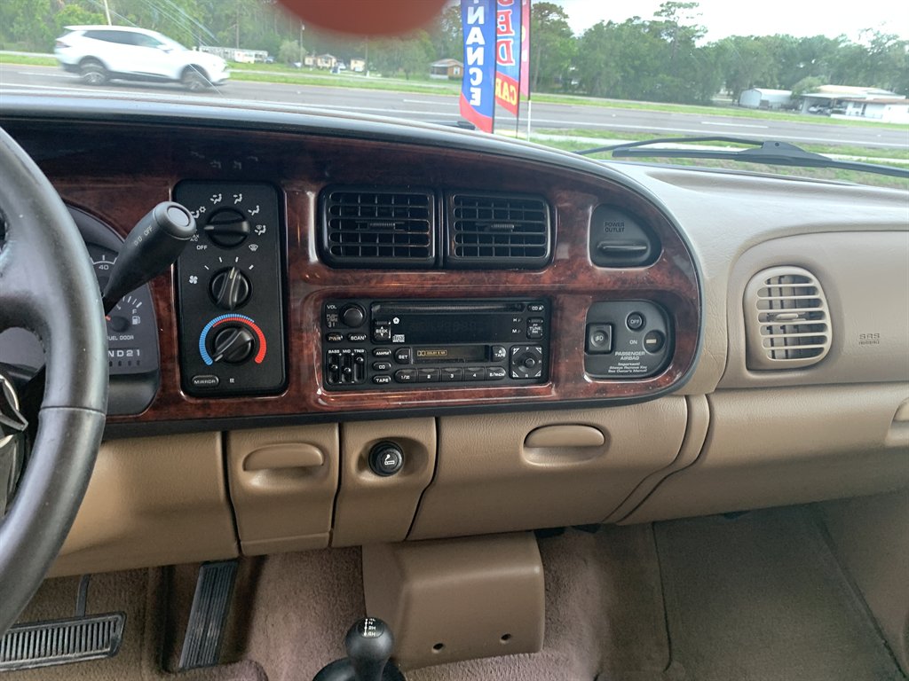 1998 Dodge RAM 1500 - $9,898