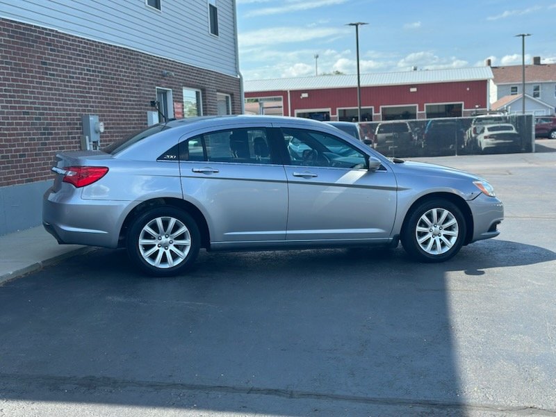 2013 Chrysler 200