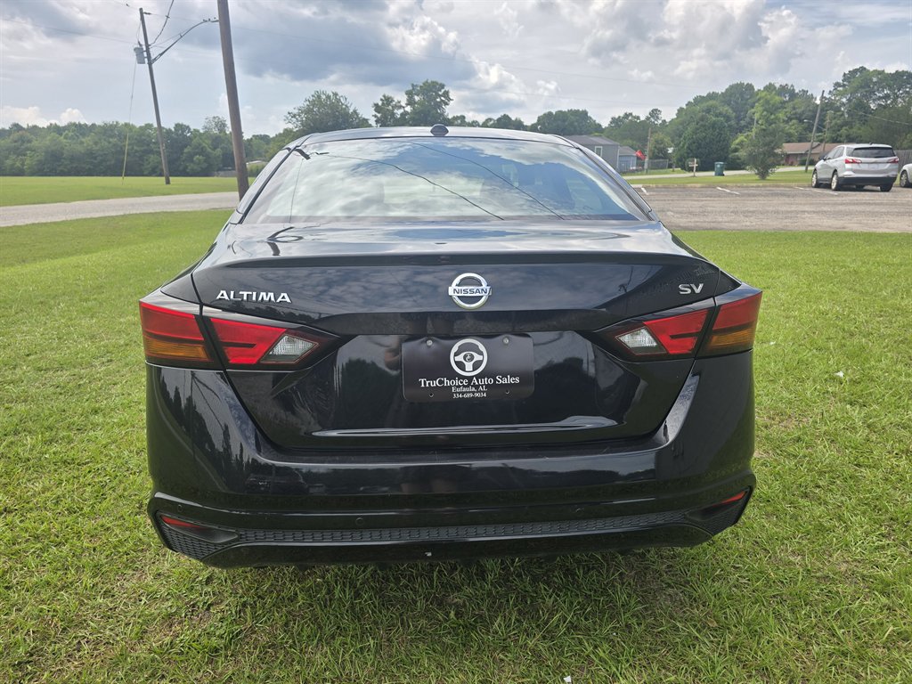 2022 Nissan Altima - $21,965