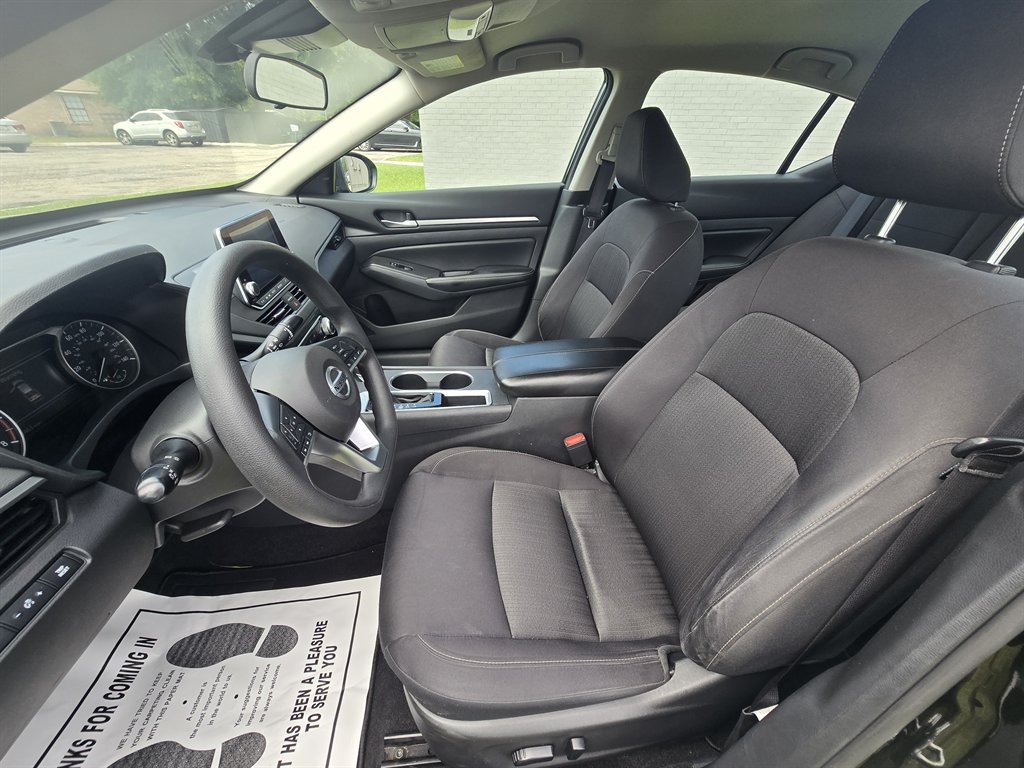 2022 Nissan Altima - $21,965