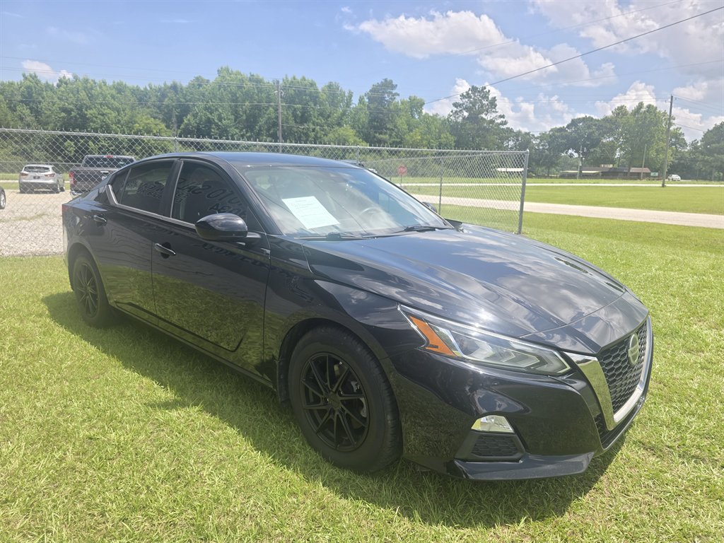 2021 Nissan Altima - $19,900