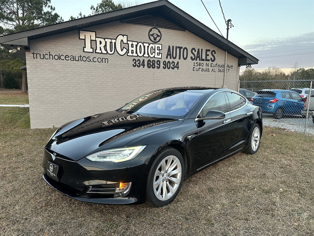 The 2018 Tesla Model S 75D photos
