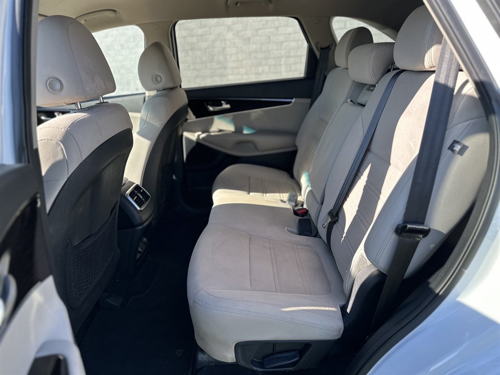 2020 Kia Sorento LX photo