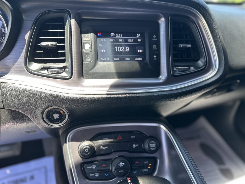 2015 Dodge Challenger SXT photo