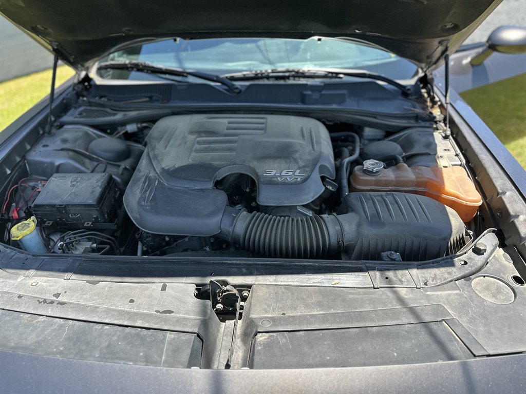 2015 Dodge Challenger SXT photo