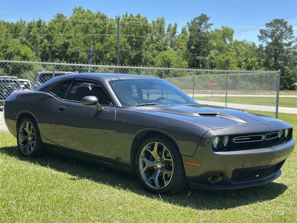2015 Dodge Challenger SXT photo
