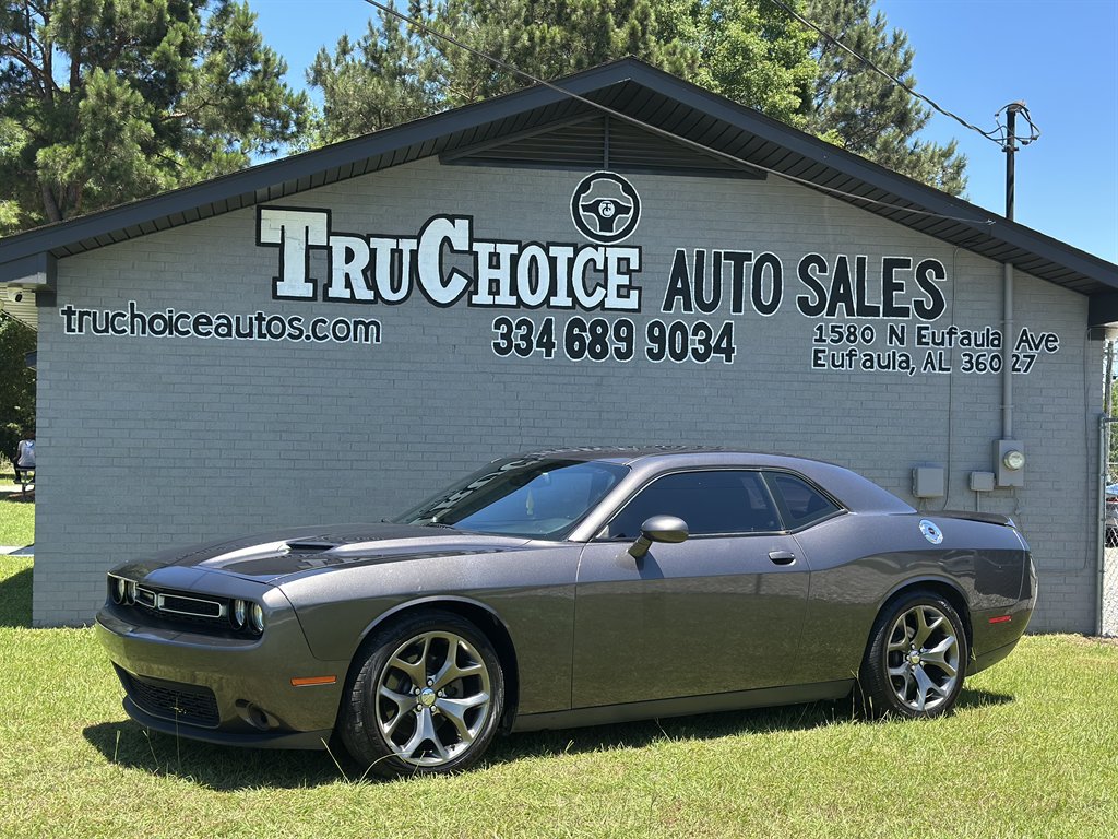 2015 Dodge Challenger SXT photo