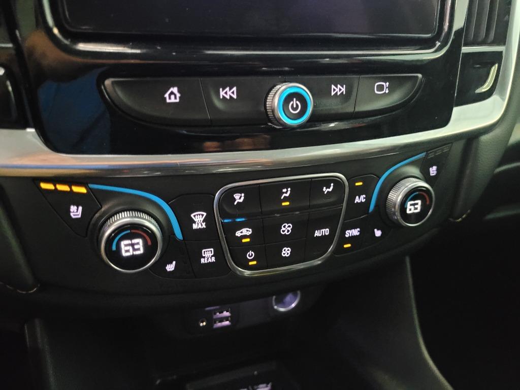 2021 Chevrolet Traverse Premier photo