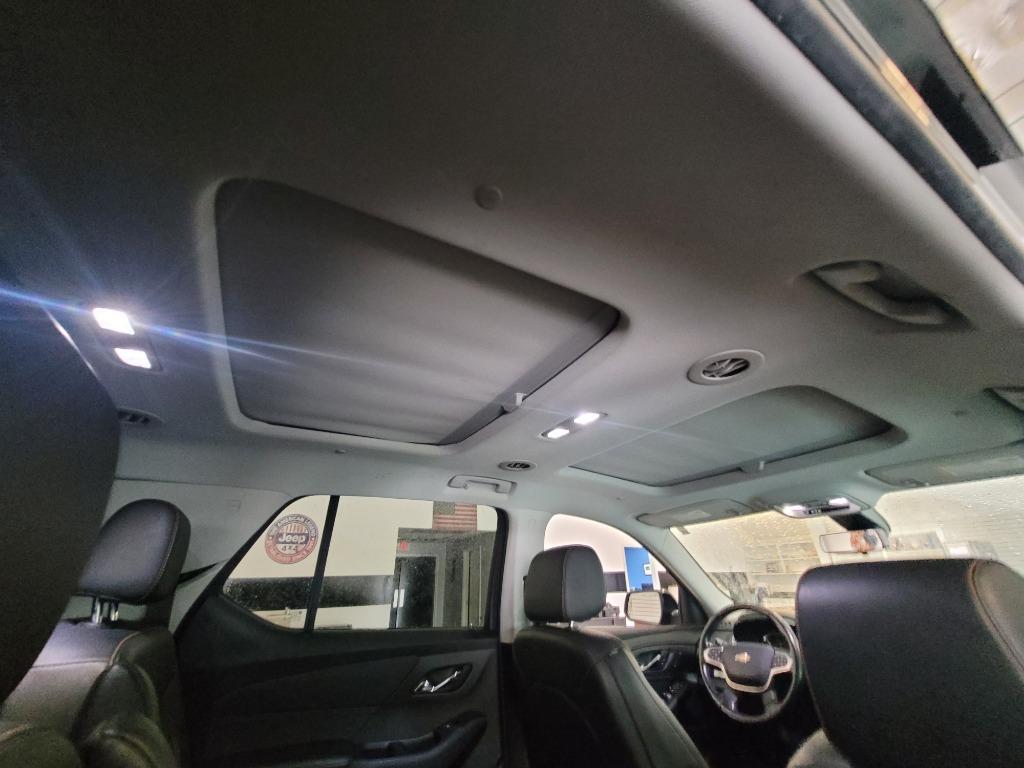 2021 Chevrolet Traverse Premier photo