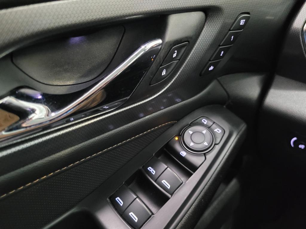 2021 Chevrolet Traverse Premier photo