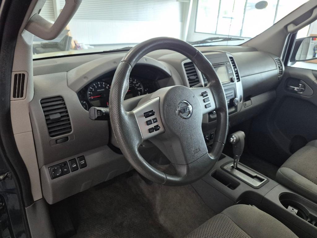 2016 Nissan Frontier SV photo