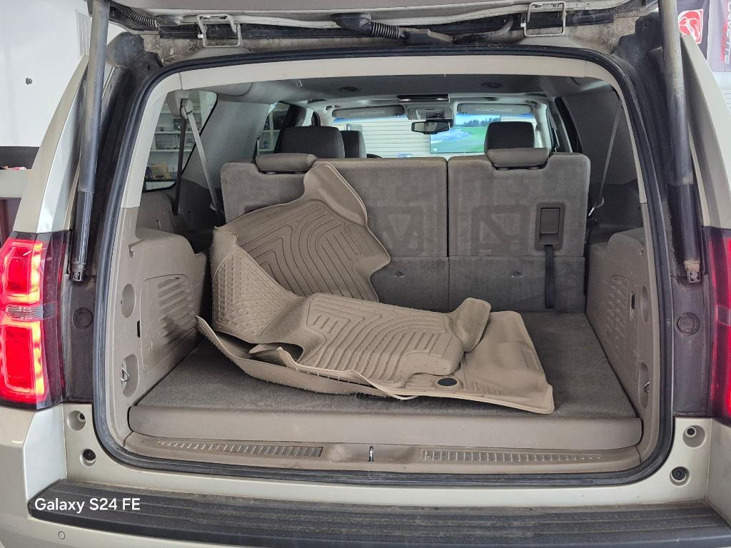 2016 Chevrolet Suburban 1500 LT photo