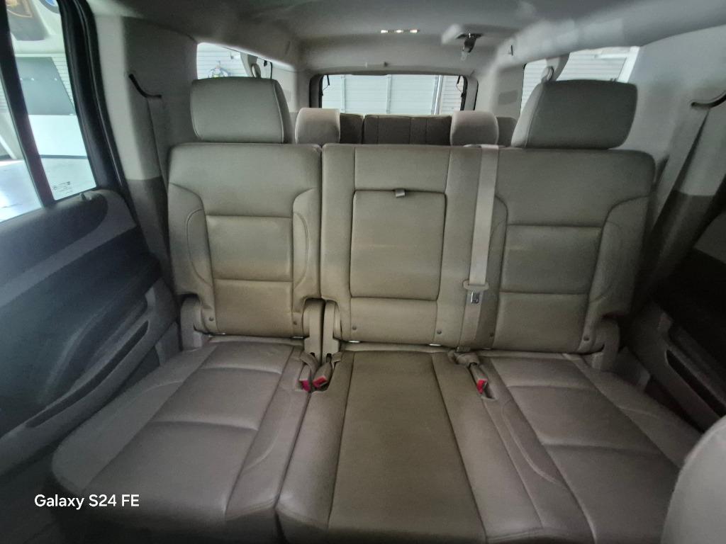 2016 Chevrolet Suburban 1500 LT photo