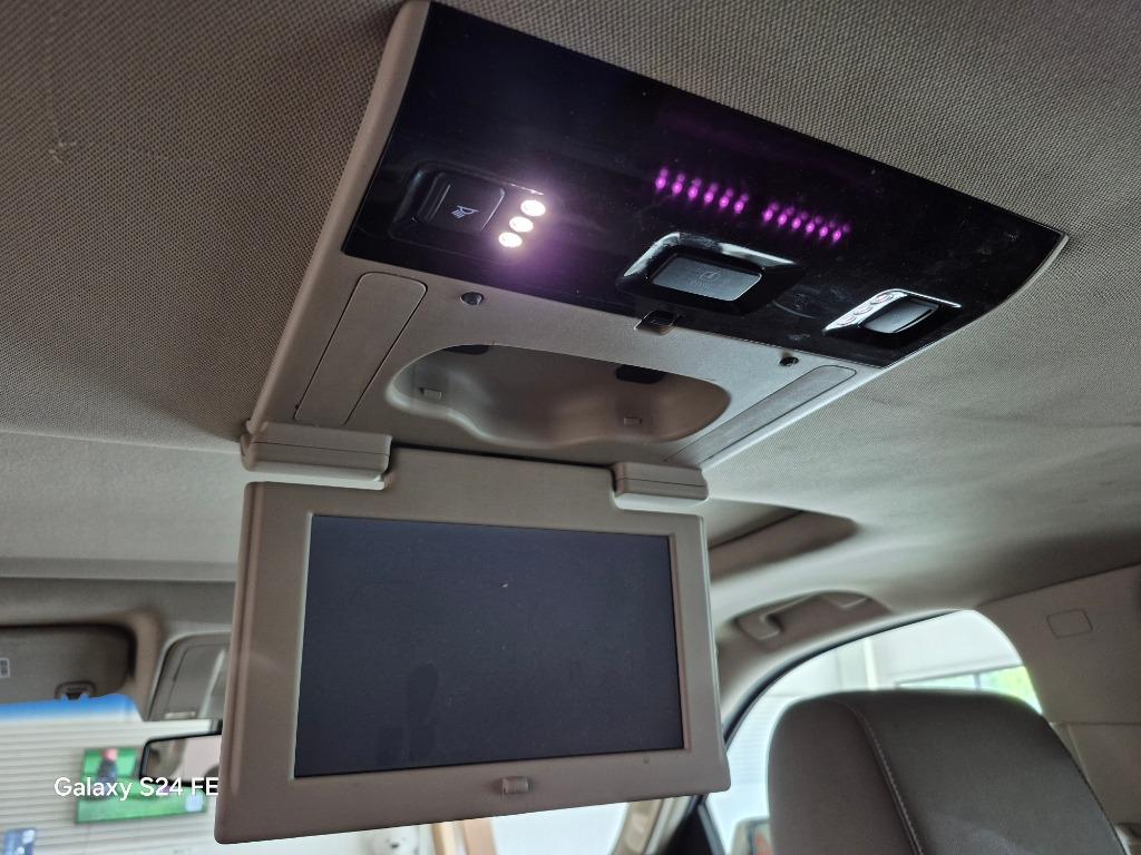 2016 Chevrolet Suburban 1500 LT photo